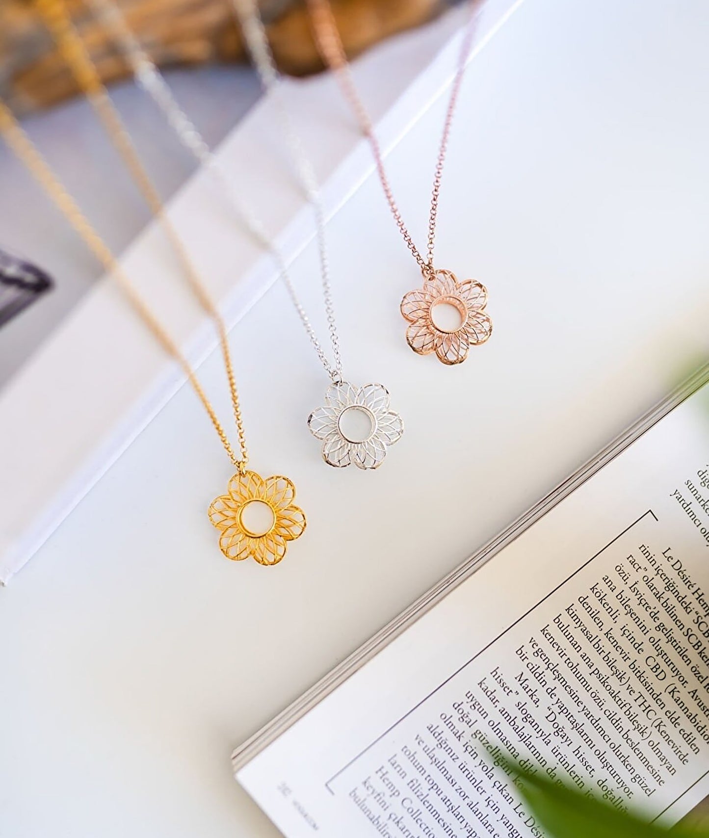 Daisy Necklace